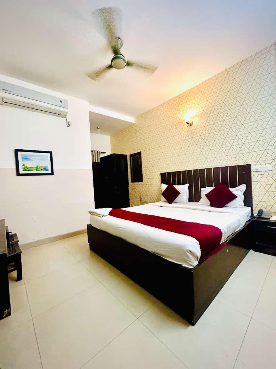 Hotel Airport City New Delhi Luaran gambar